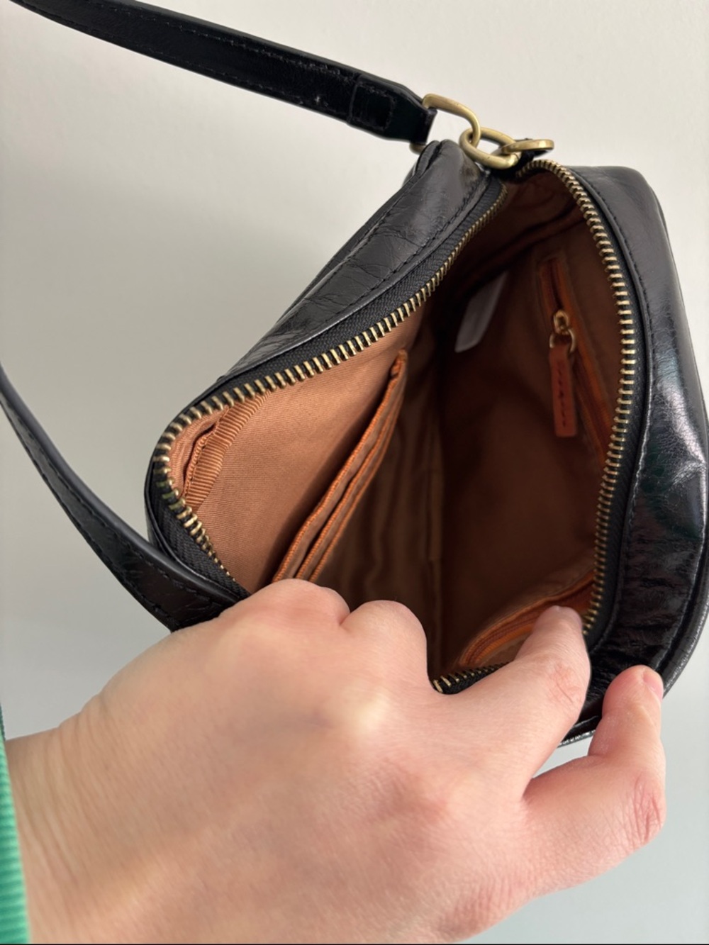 *NWT* HOBO Renny Leather Crossbody Bag - Picture 10 of 13
